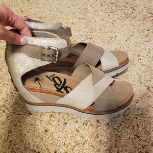 OTBT size 8 wedge grey/silver